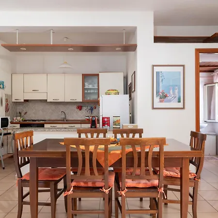 Casa Nespolo بيت للعطل Tortolì